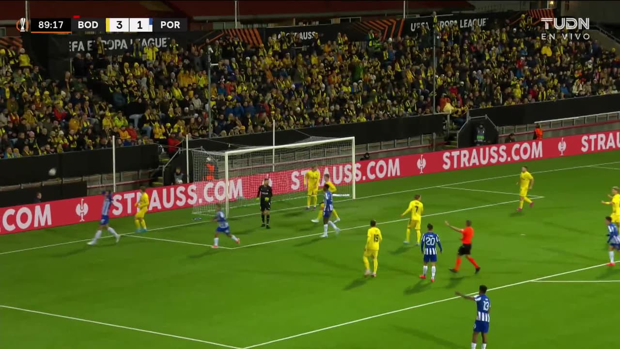 ¡GOL!  anota para FC Porto. Deniz Gül