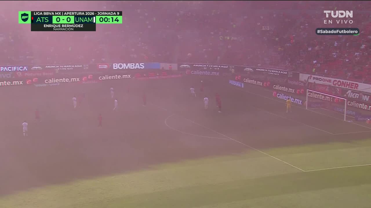 Arranca el partido y la pelota está en juego.