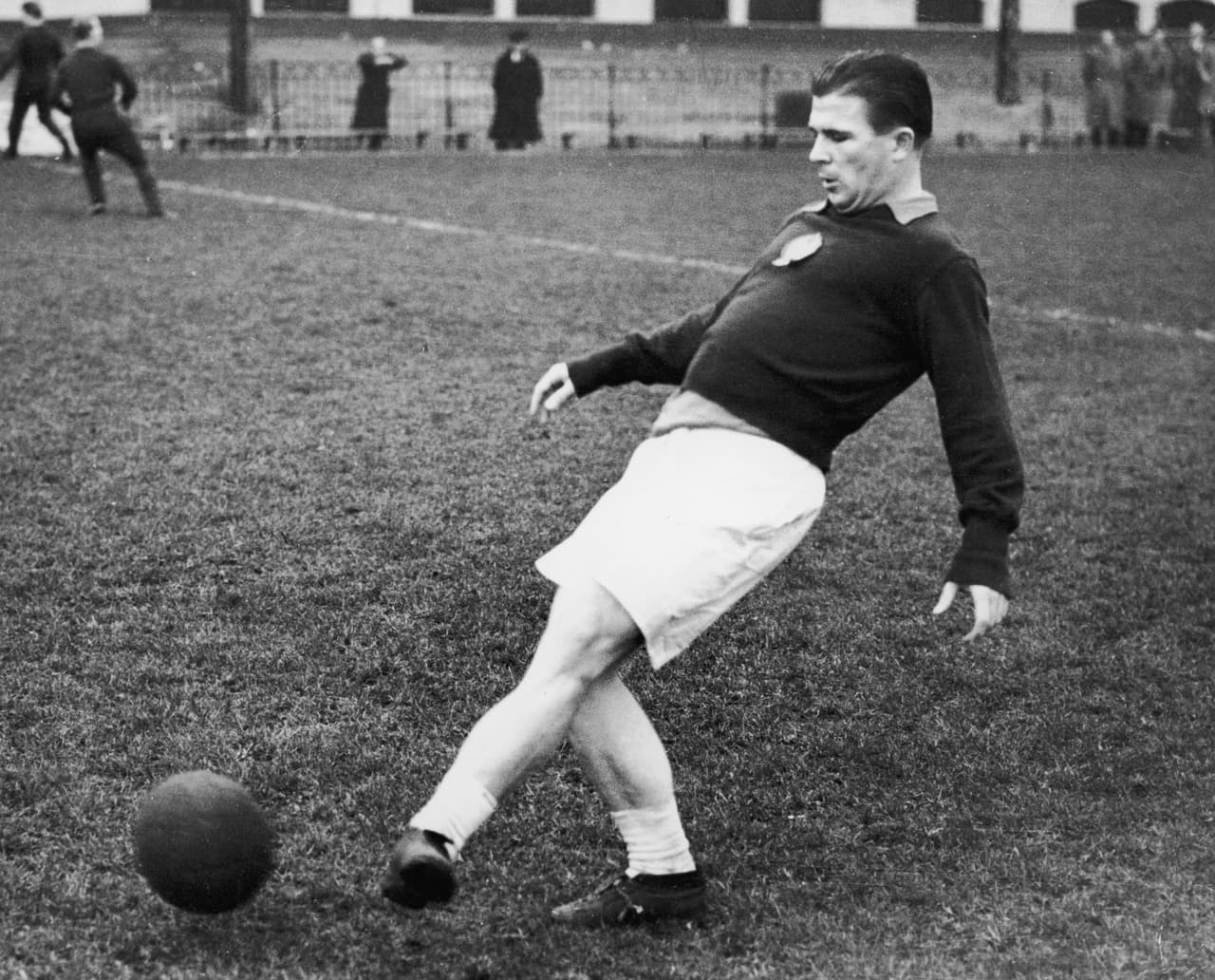 4. Ferenc Puskas (Hungría) - 746 goles.
