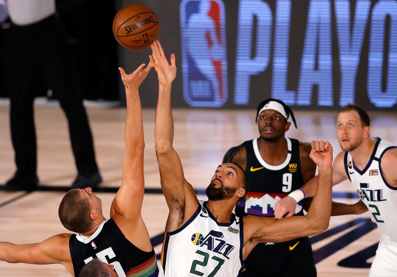 Los Denver Nuggets no se quieren despedir de los Playoffs y con un marcador a favor de 107-117 el Utah Jazz, los Nuggets alargan la serie a un sexto partido.
