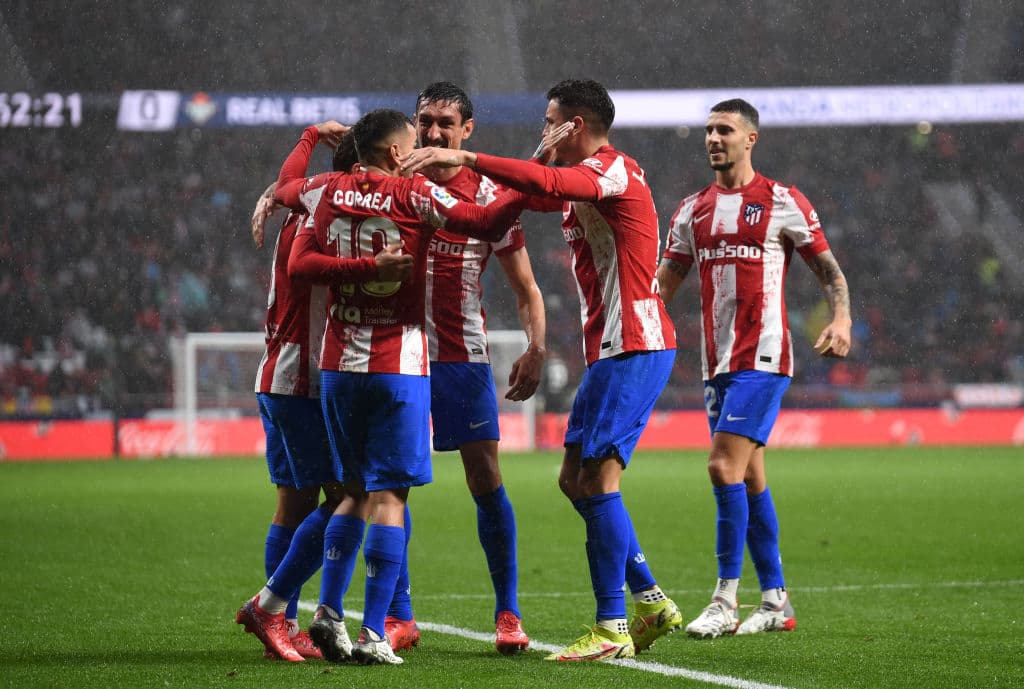 Los colchoneros no dejaron respirar al conjunto sevillano y terminan goleandolos 3-0.