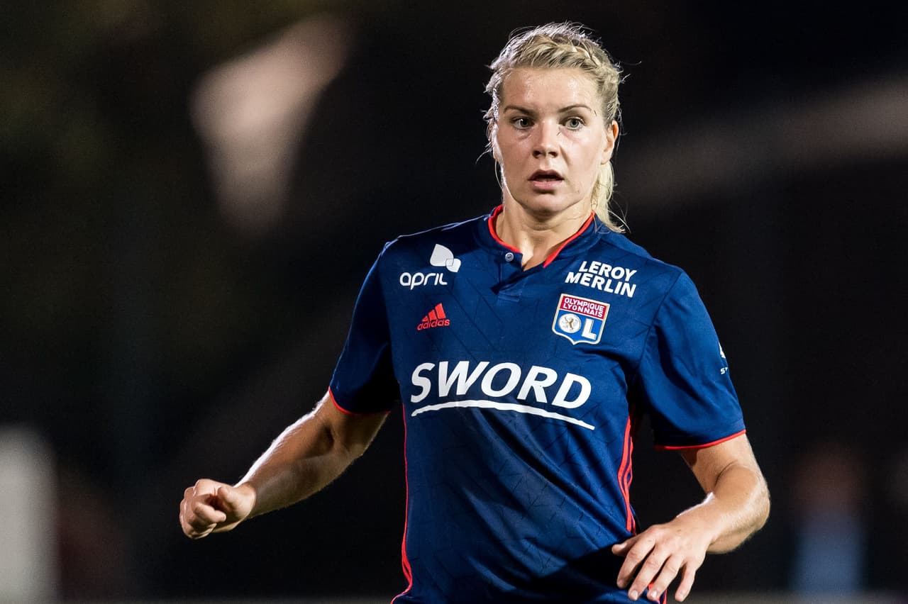 1. Ada Hegerberg (Olympique Lyon / Noruega) - La mejor futbolista del mundo también es la que más ingresos recibe en la actualidad. La delantera del Lyon es la única que llegó a la línea de los 400.000 euros.