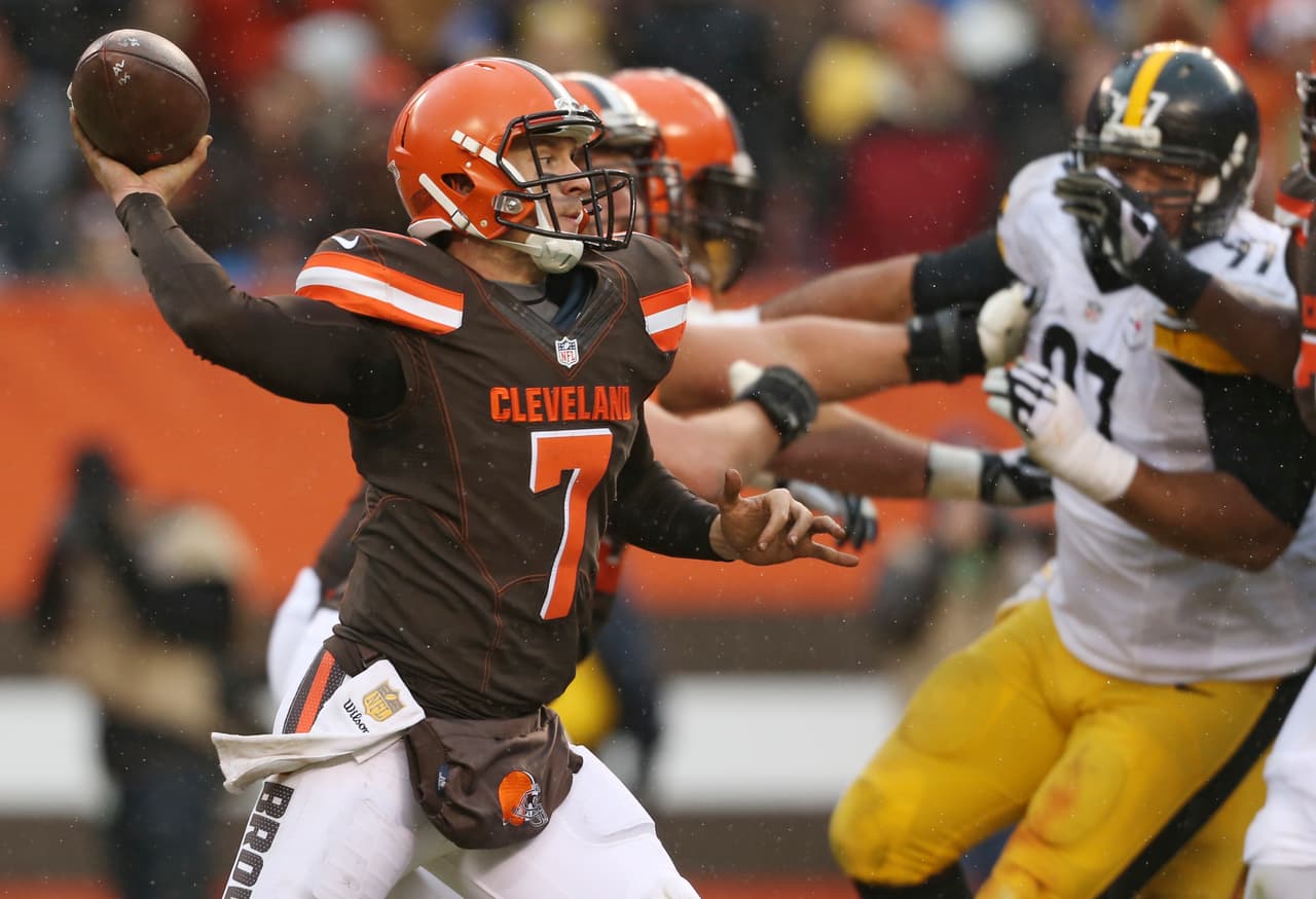 Los Pittsburgh Steelers vencieron 28-12 a Cleveland Browns para amarrar un boleto a los playoffs de comodín en la Conferencia Americana.