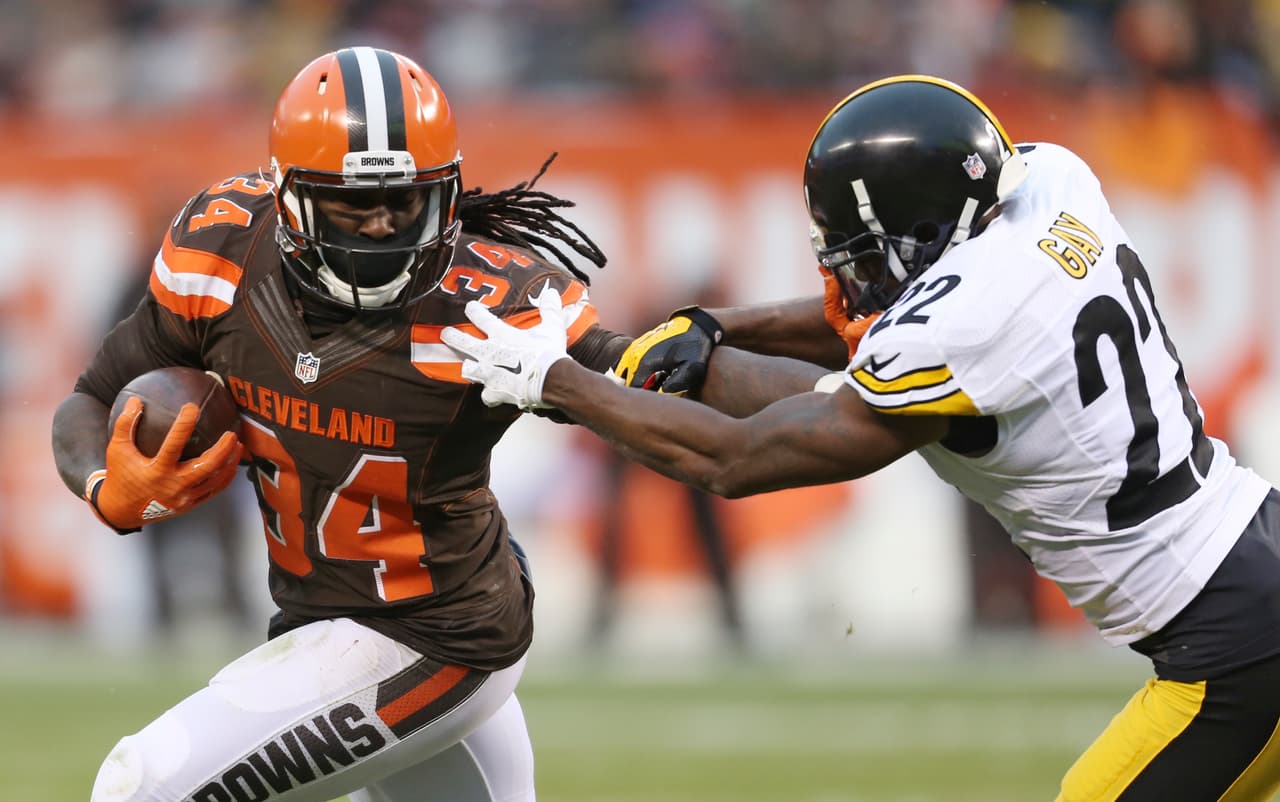 Los Pittsburgh Steelers vencieron 28-12 a Cleveland Browns para amarrar un boleto a los playoffs de comodín en la Conferencia Americana.