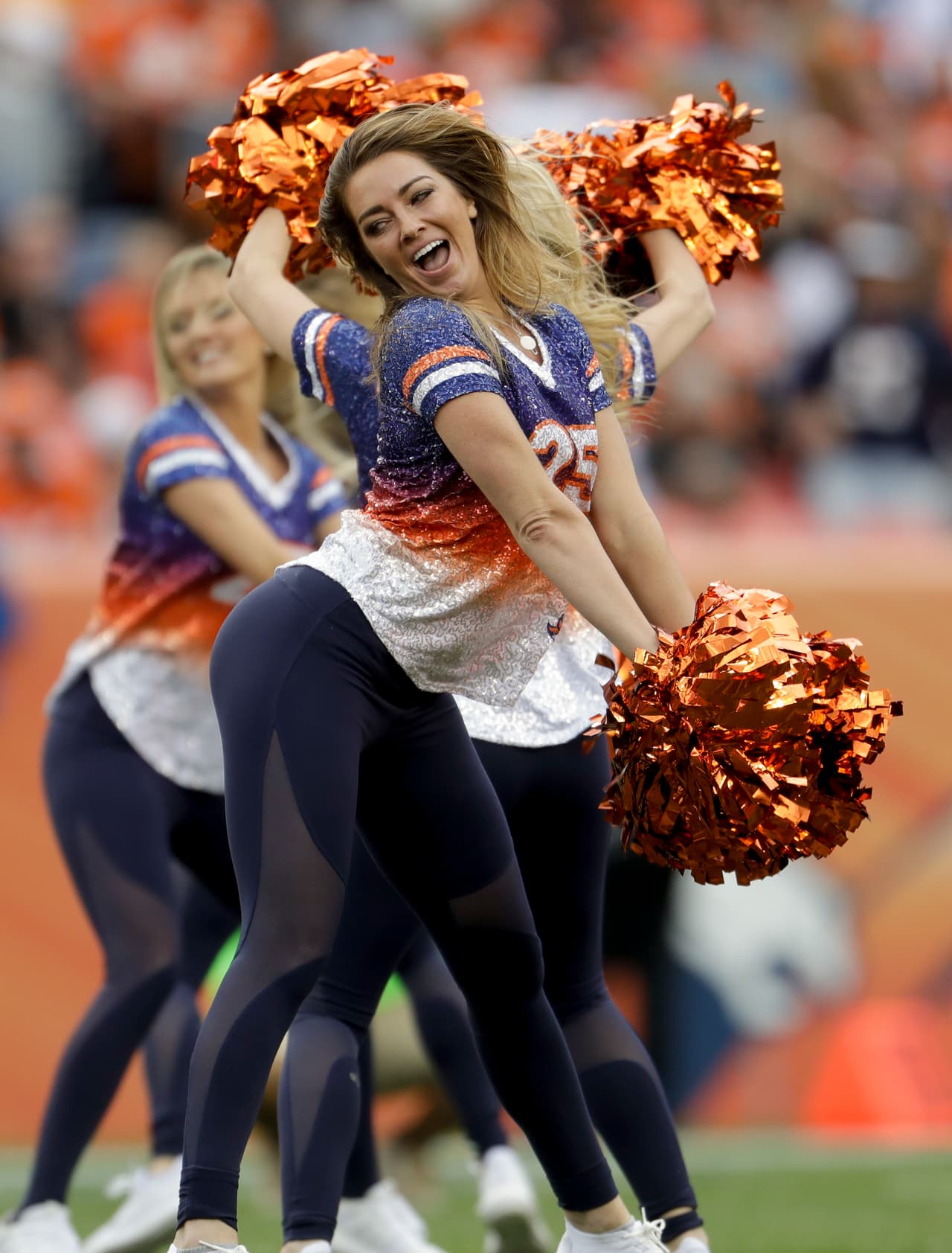 Las animadoras de los Vaqueros son las consentidas de la afición, pero las de Broncos, Patriots y Dolphins no se quedan atrás, ¿tú qué opinas?