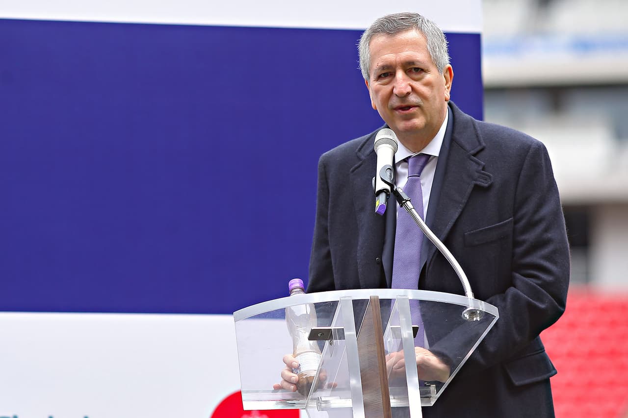 Las redes sociales se manifestaron en favor de Jorge Vergara, luego de que un medio había difundido la información sobre su fallecimiento. El directivo y propietario del Club Guadalajara desmintió el hecho y recibió muchos mensajes de apoyo tanto de clubes, jugadores y exfutbolistas.