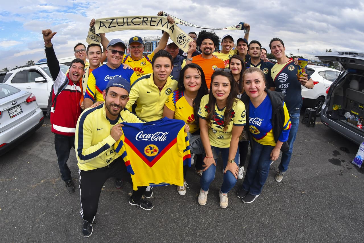 Gran ambiente familiar, en el Estadio Azteca, previo a la final del Apertura '19 entre el América y los Rayados de Monterrey.