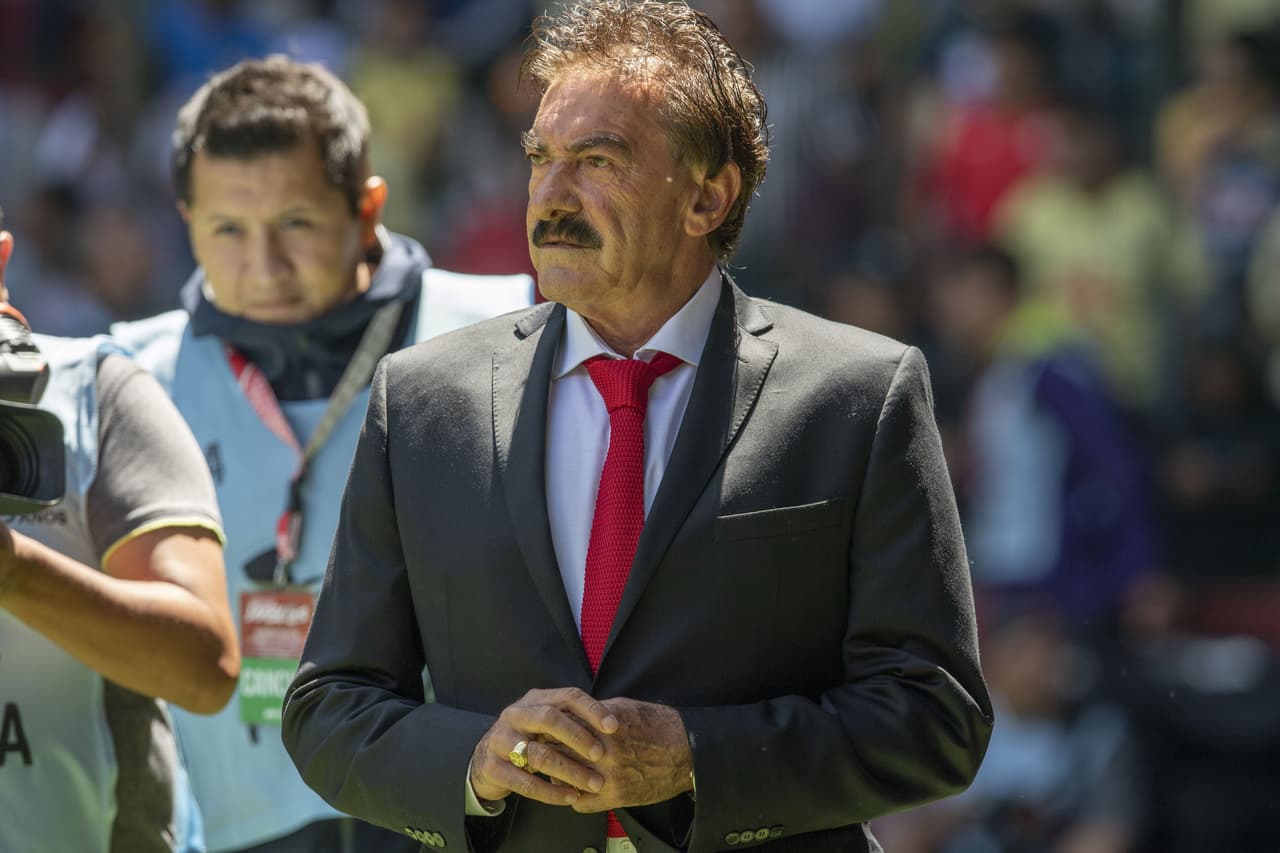 En 2017 fue nombrado como entrenador histórico de los Diablos Rojos.