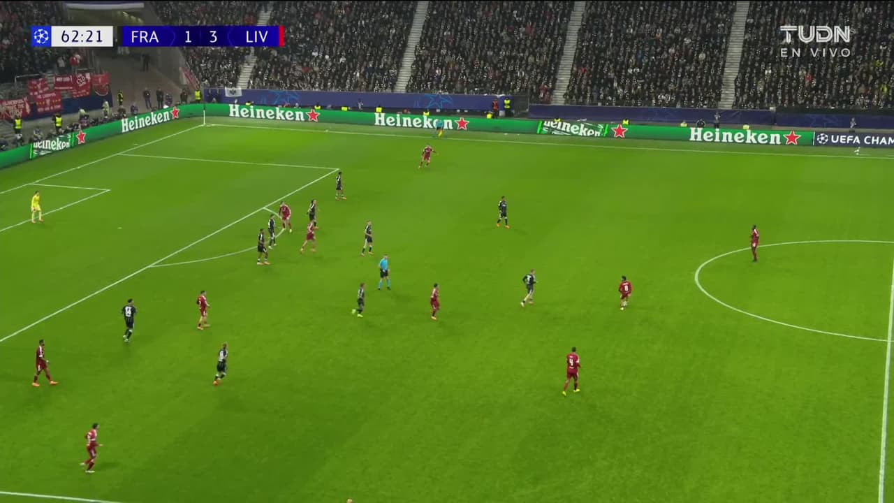 ¡TIRO ATAJADO! disparo por Hugo Ekitiké.