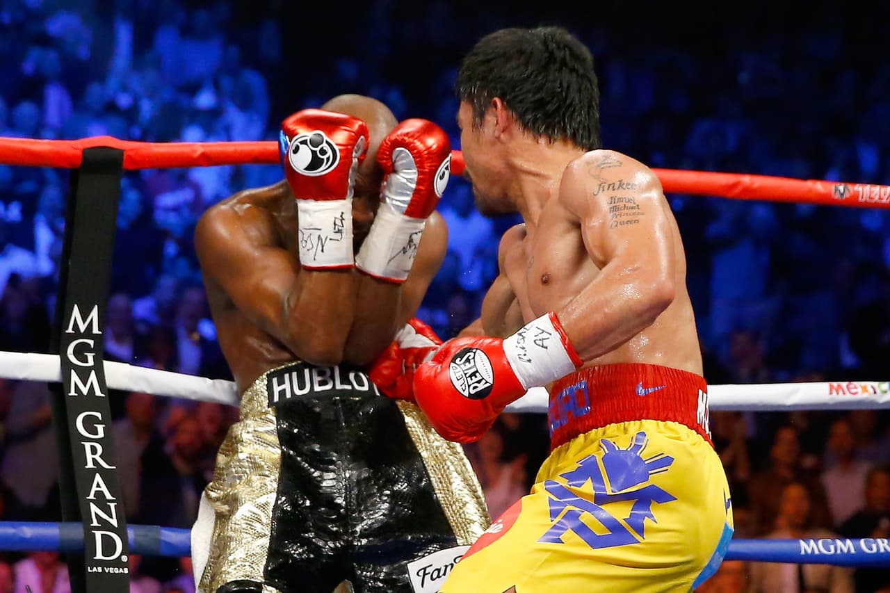 Los aficionados se quejaban de las constantes huidas de Mayweather a los golpes y ataques de Mayweather.
