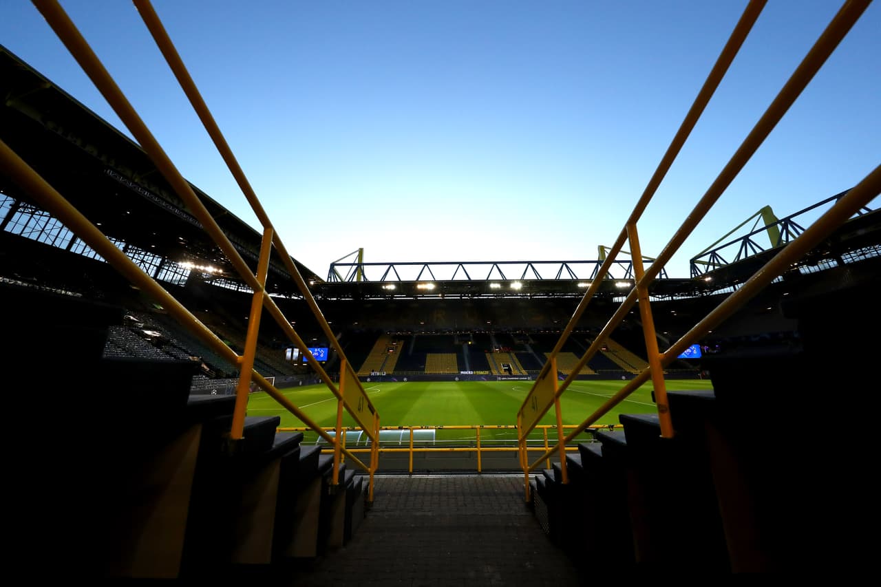 El Estadio del Borussia Dortmund es un tempo del futbol de más de 80 mil espectadores, es el más grande del futbol alemán.