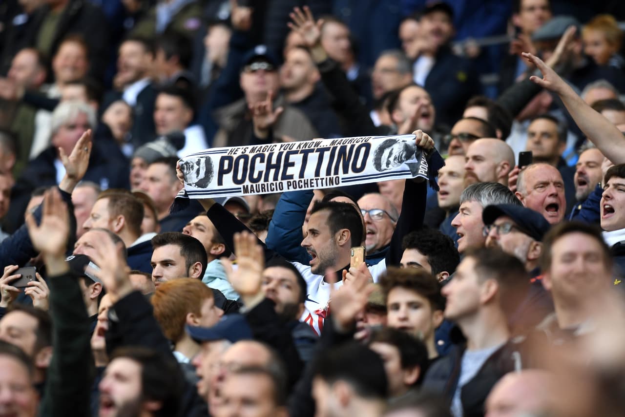 La jornada sabatina en la Premier League inició con el
<i>North London Derby </i>entre el Tottenham Hotspur, local, y el Arsenal.