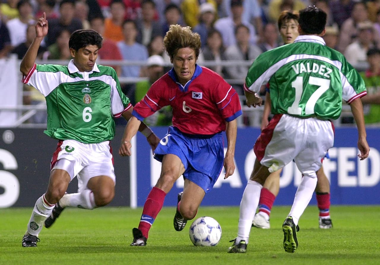 Dos días después la selección del ‘Ojitos’ Meza se mediría a uno de los cuadros locales. El desenlace del partido sería una victoria para Corea del Sur por 2-1 con tantos de Sun-Hong y Sang-Chui.