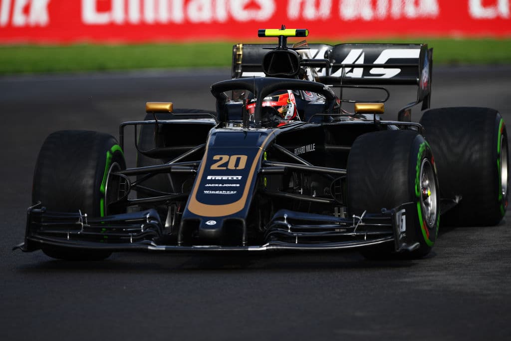 Max Verstappen saldará el domigo en la primera posición y por detrás vendrá Ferrari con Leclerc en la segunda posición y Vettel en la tercera.