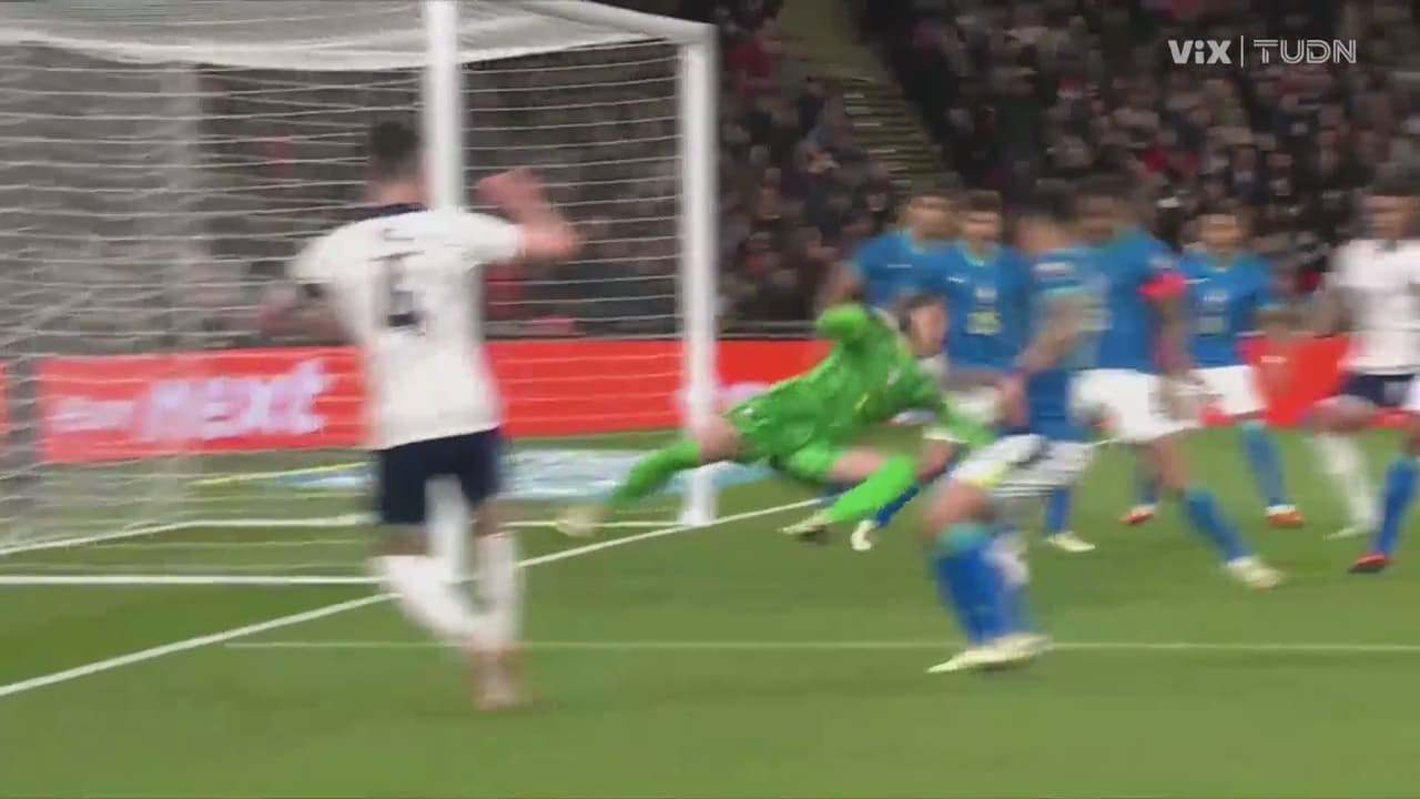 Tiro-centro con mucho veneno de Rice que corta Bento con una mano