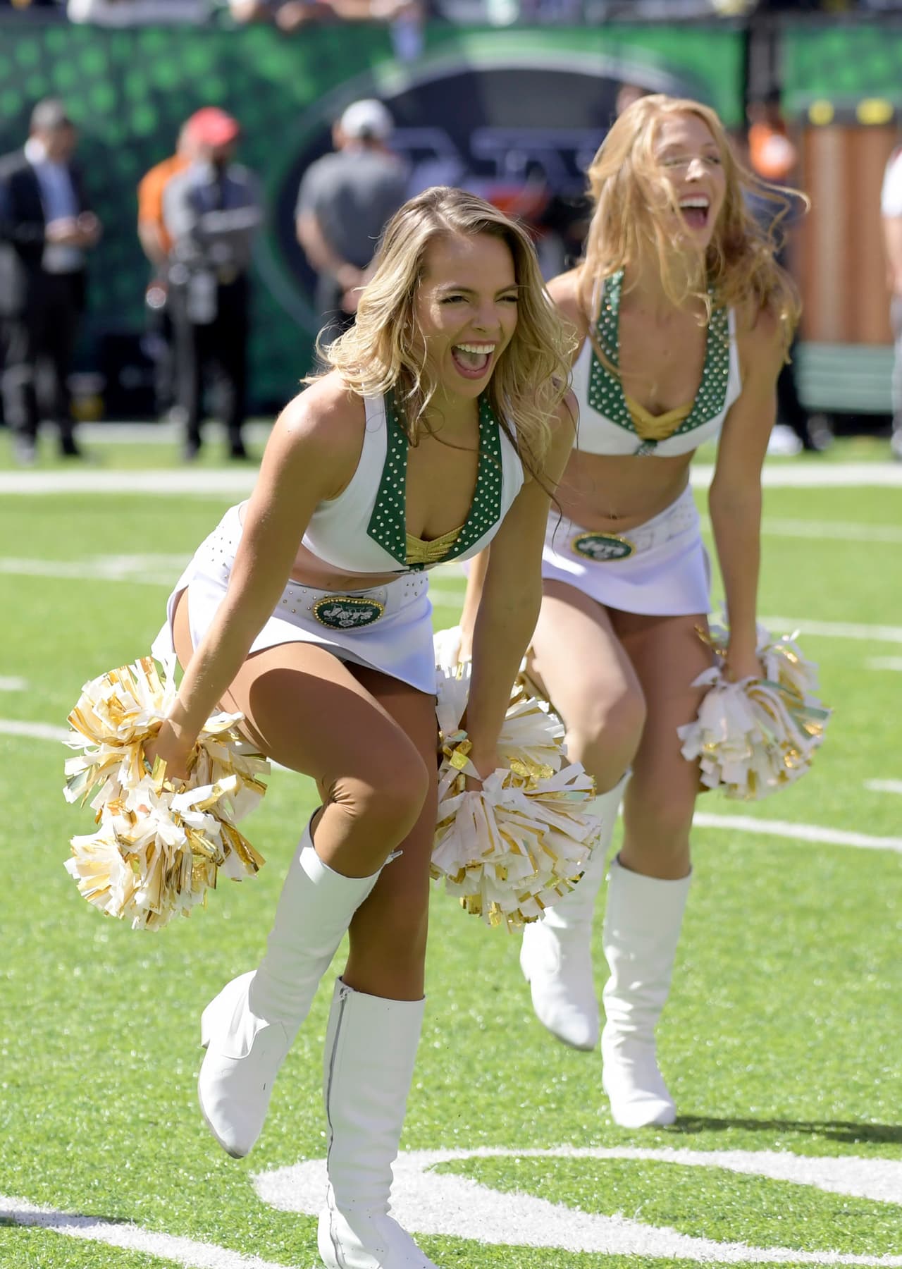 Las animadoras de los Vaqueros son las consentidas de la afición, pero las de Broncos, Patriots y Dolphins no se quedan atrás, ¿tú qué opinas?