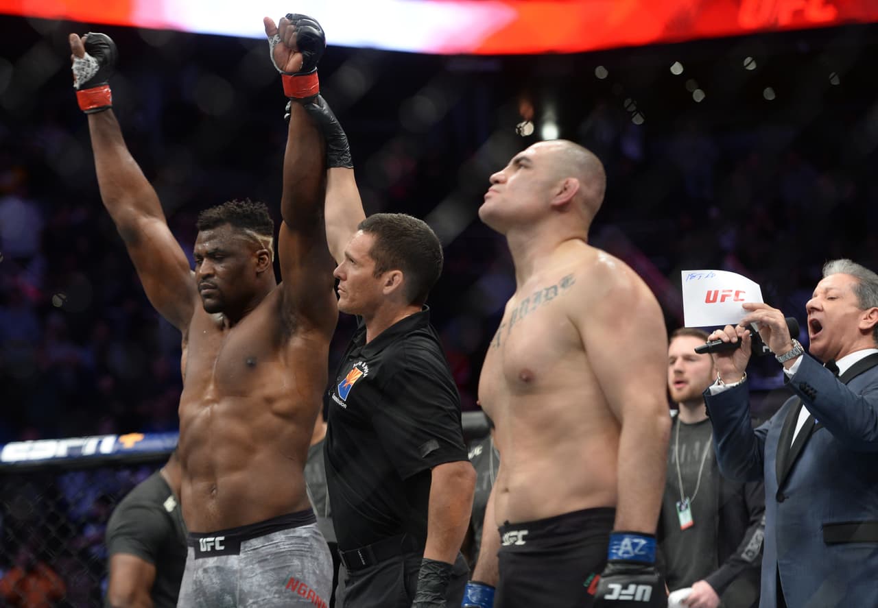 Desde 2016 Caín Velásquez no se subía a un oct´agono, y fue tanta la expectativa que su efímero combate con el camerunés Francis Ngannou en Arizona, dejó más preguntas que respuestas.