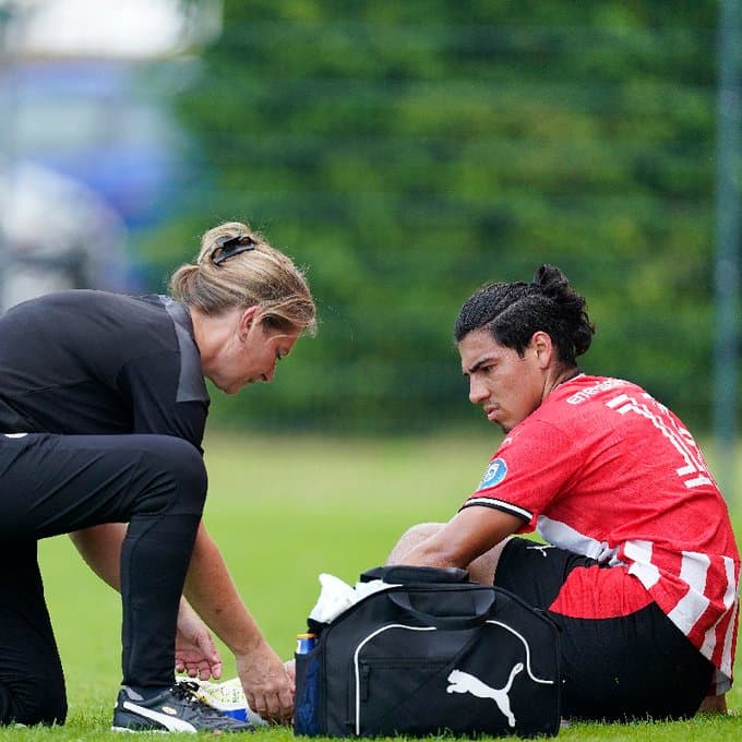 DT del PSV ve a Guti fuera 3 meses tras operación en el tobillo