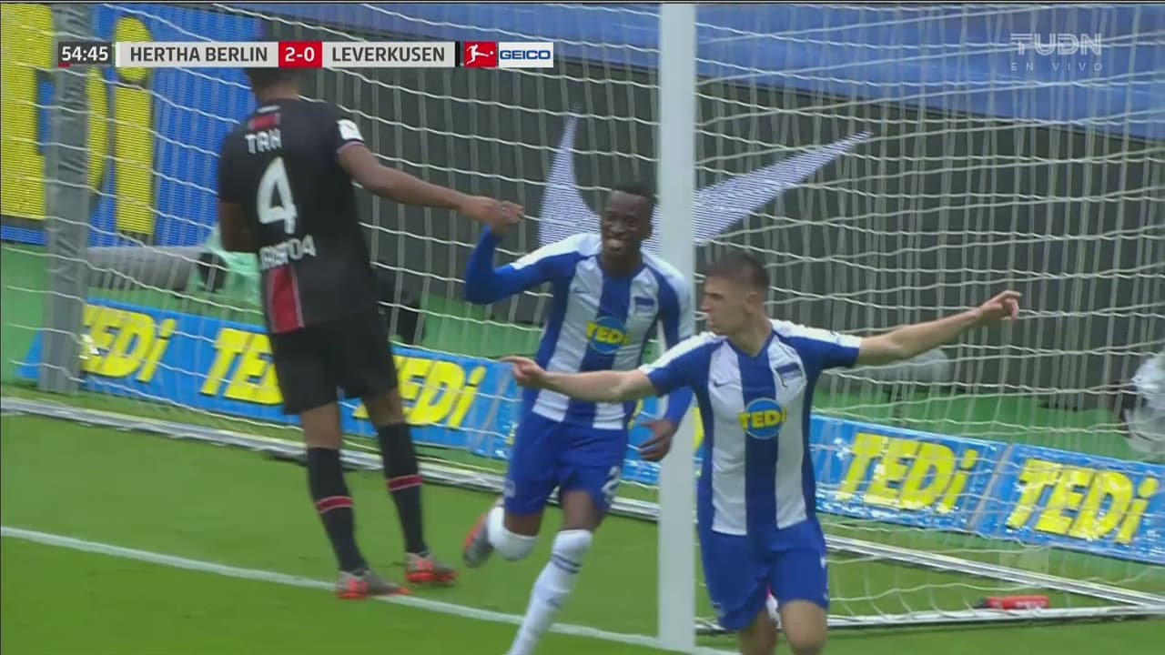 ¿Qué le pasa al Leverkusen? Piatek deja tirada a la zaga para que Lukebakio empuje el 2-0