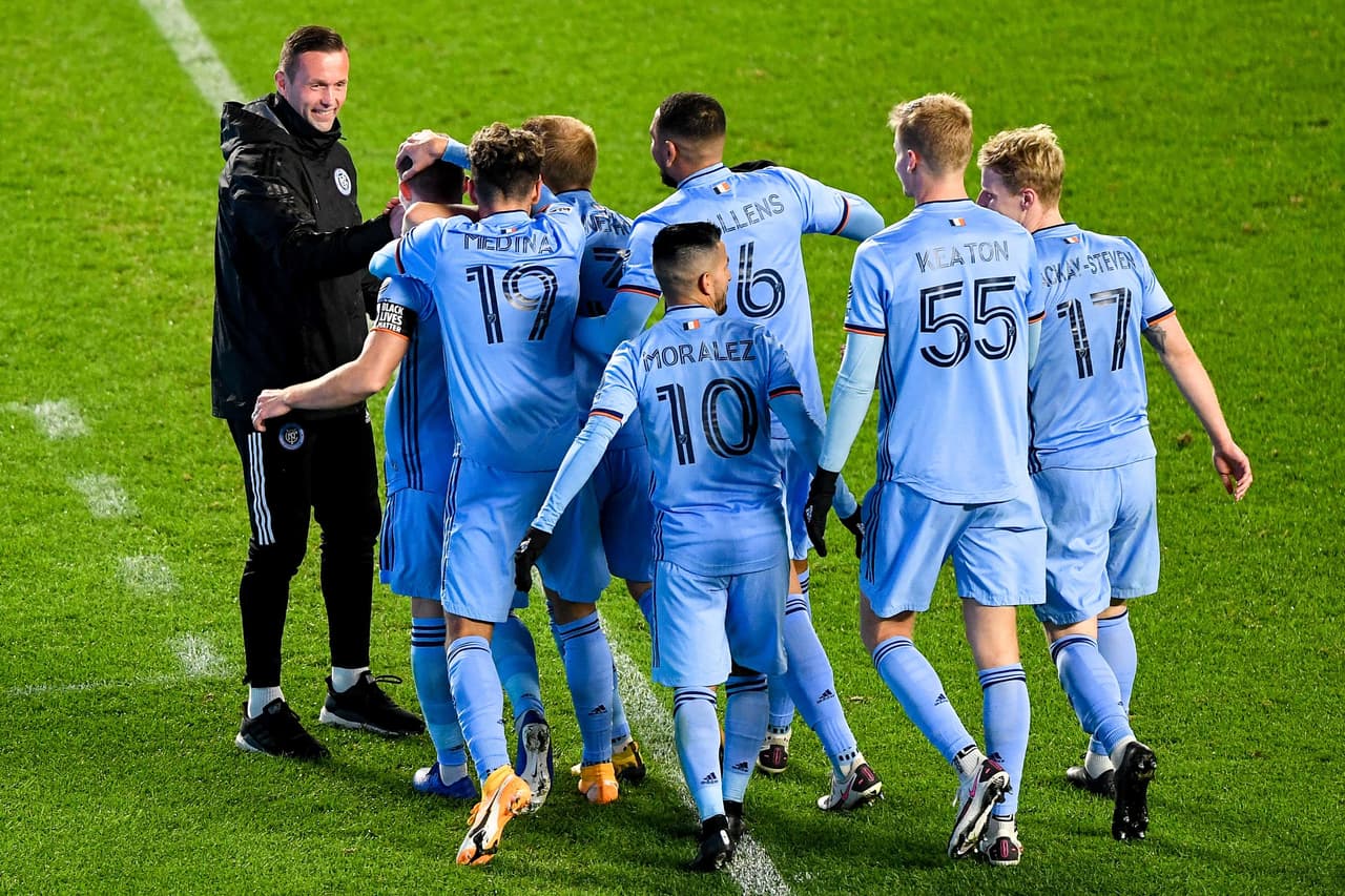Ronny Deila y parte del plantel de New York City FC