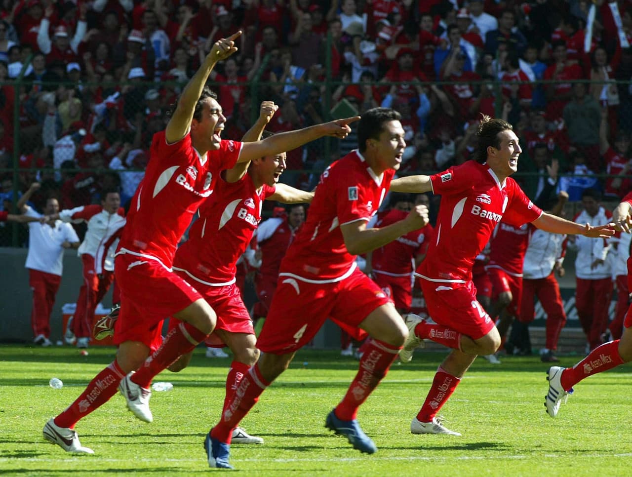 Cruz Azul vino de atrás y empató el global, pero acabó cayendo ante Toluca en los malditos penales.