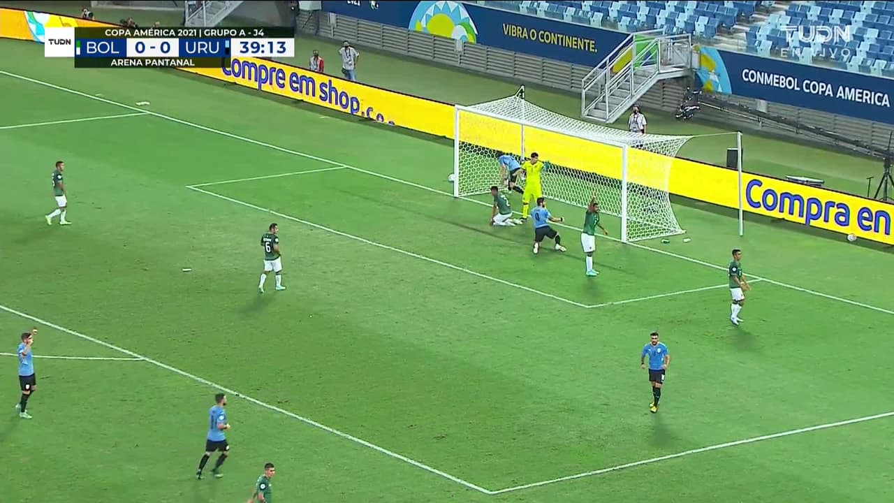 ¡AUTOGOL! de Carlos Lampe para Uruguay.