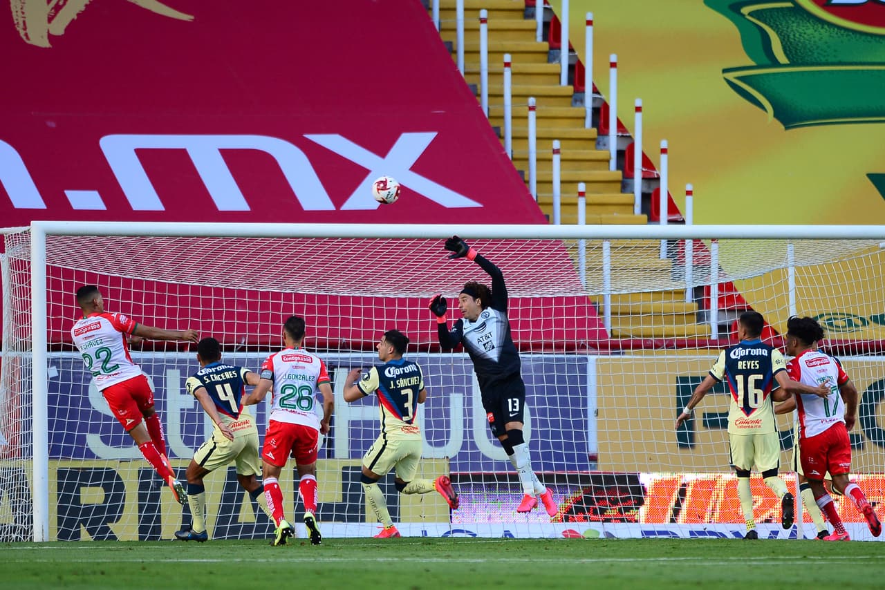 Cerca del 40’ los Rayos tuvieron el empate, pero la puntería hidrocálida no llegaba al Victoria.