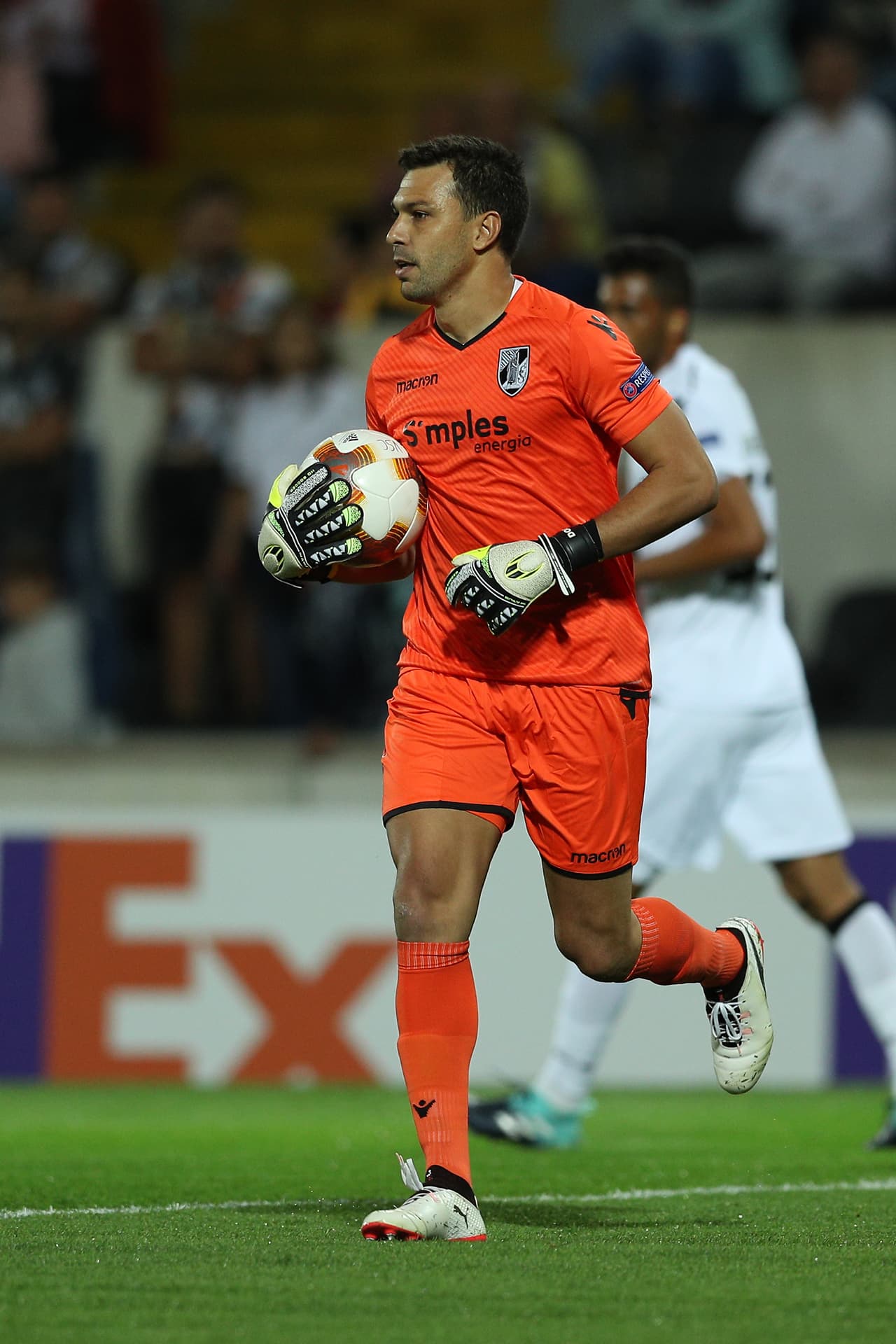 El guardameta brasileño Douglas lleva ya seis años en el equipo y ganó con el Vitoria la copa de Portugal.