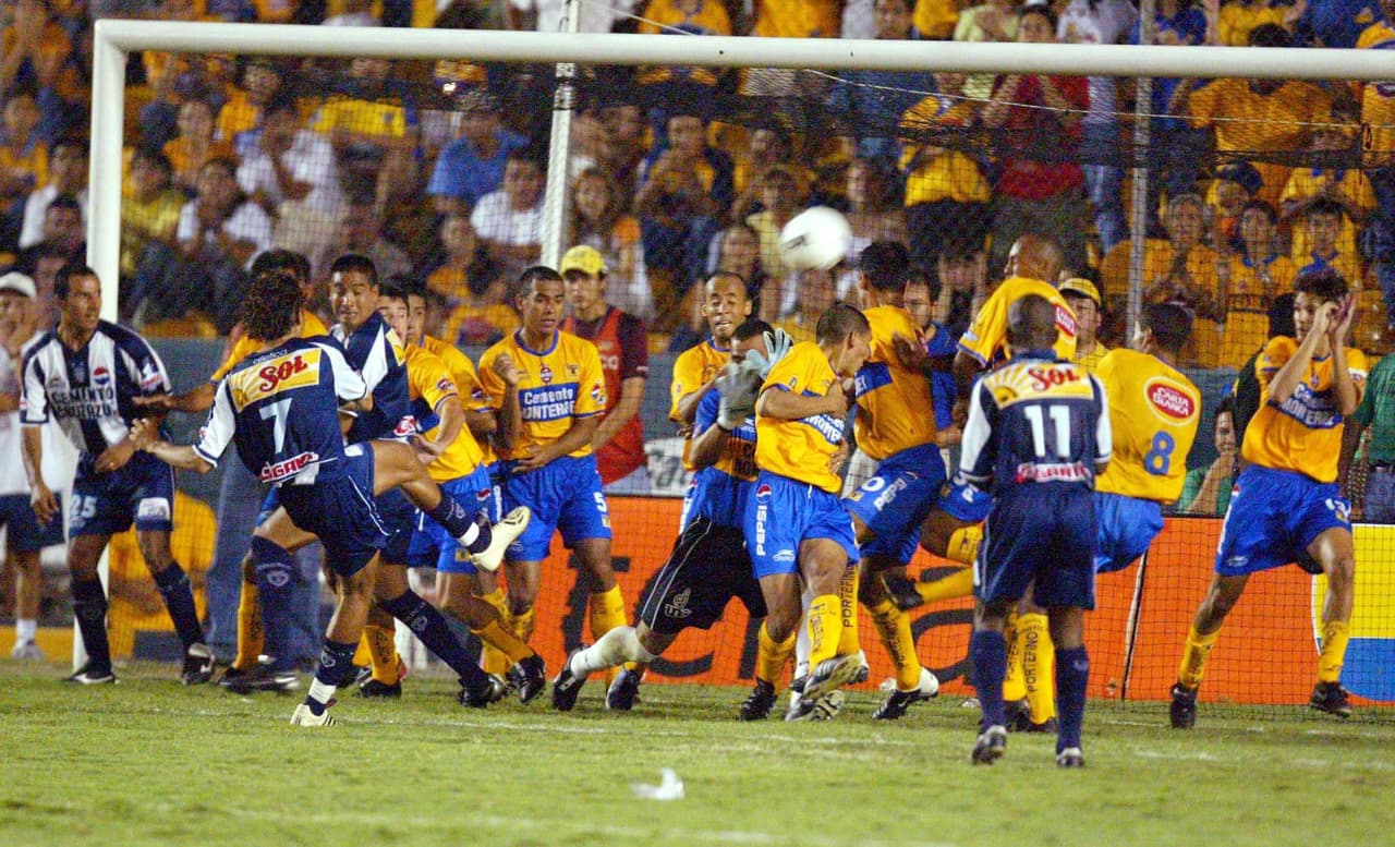 De la fecha 12 a la 19 solo ganaron un juego, empataron 3 y perdieron cuatro lo que los mandó hasta el escalón 12 de la tabla y de nuevo sin Liguilla lo que provocó que Tigres no renovara su contrato para la siguiente campaña.