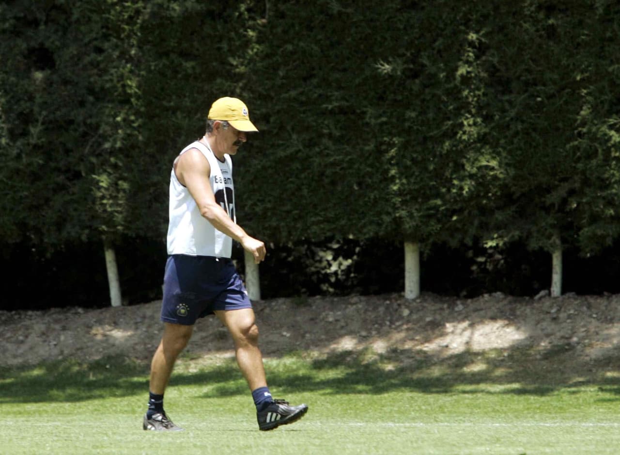 Pero a partir de la fecha nueve Tuca cayó en crisis en CU y no volvió a ganar consiguiendo ocho empates y una derrota.