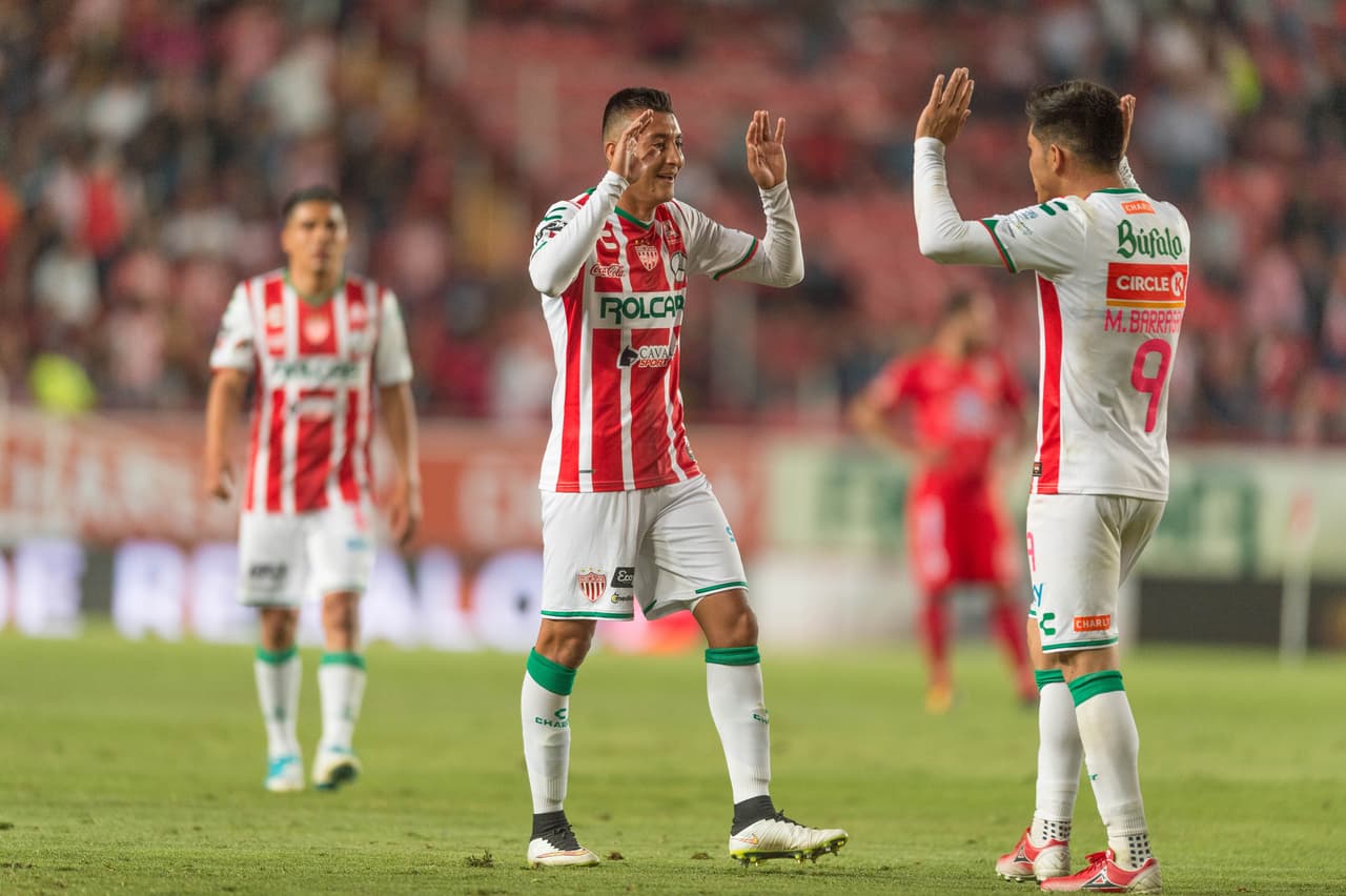 Los goles necaxista cayeron pro conducto de dobletes de Carlos González y Martín Barragán, además de un autogol.