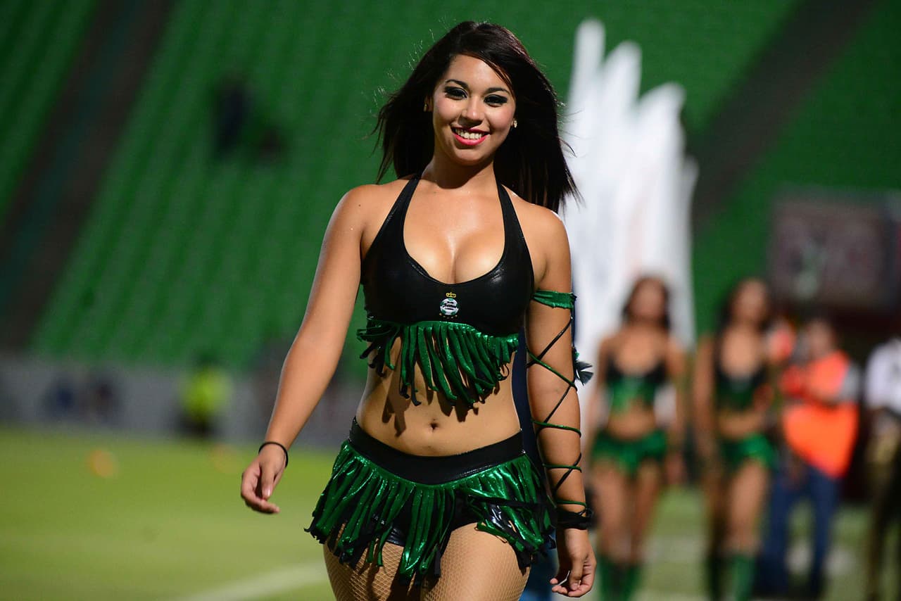 La belleza de las porristas en la fecha 9