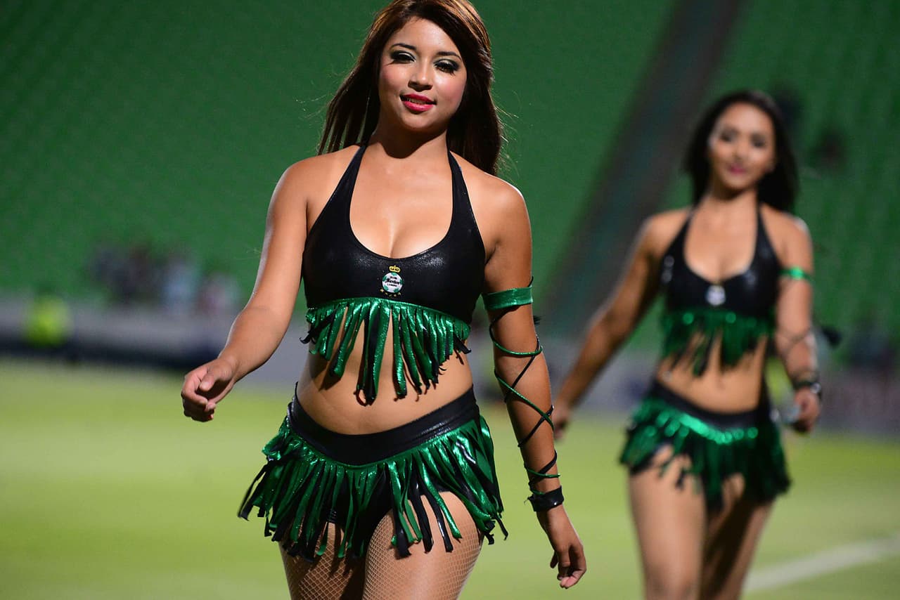 La belleza de las porristas en la fecha 9