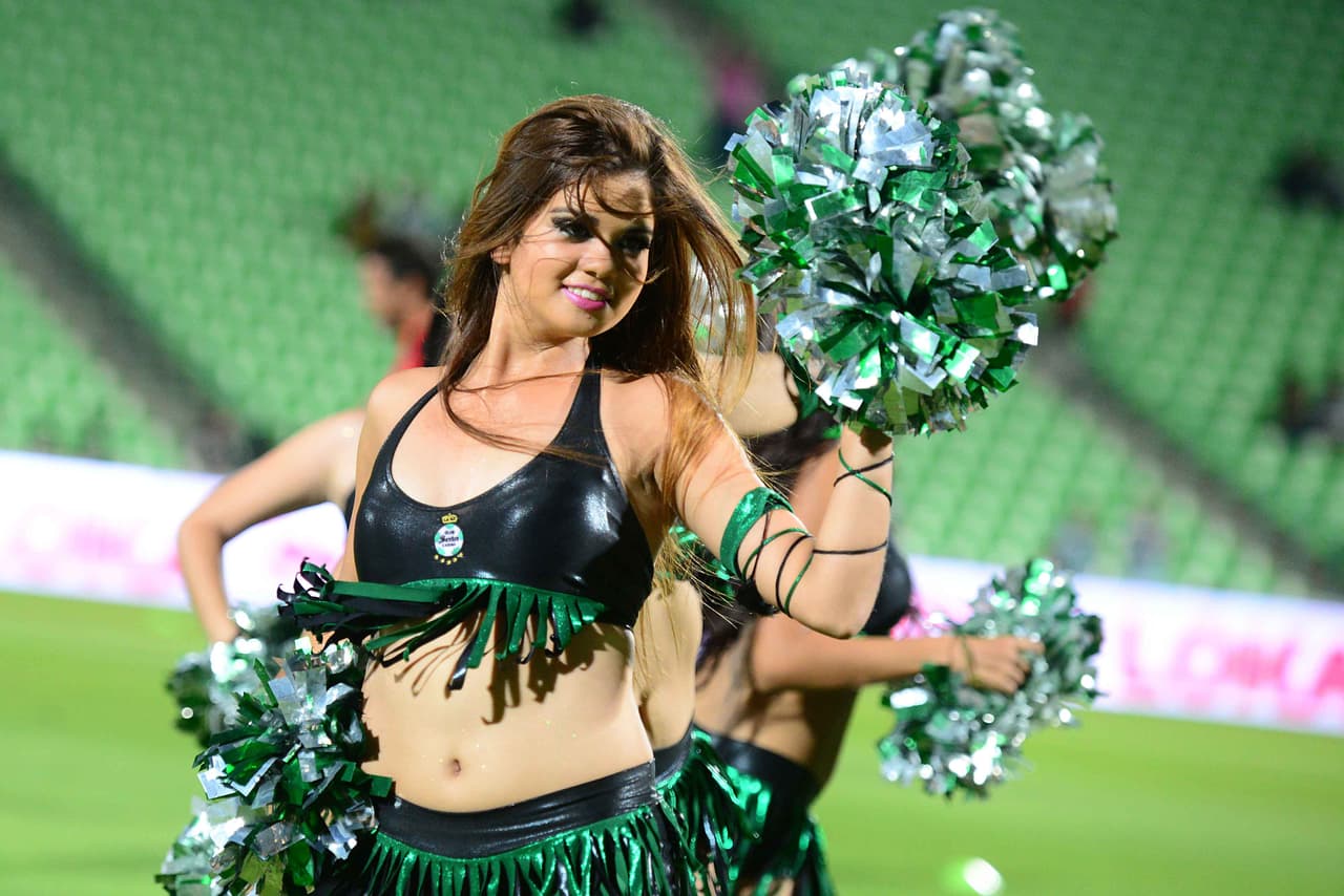 La belleza de las porristas en la fecha 9