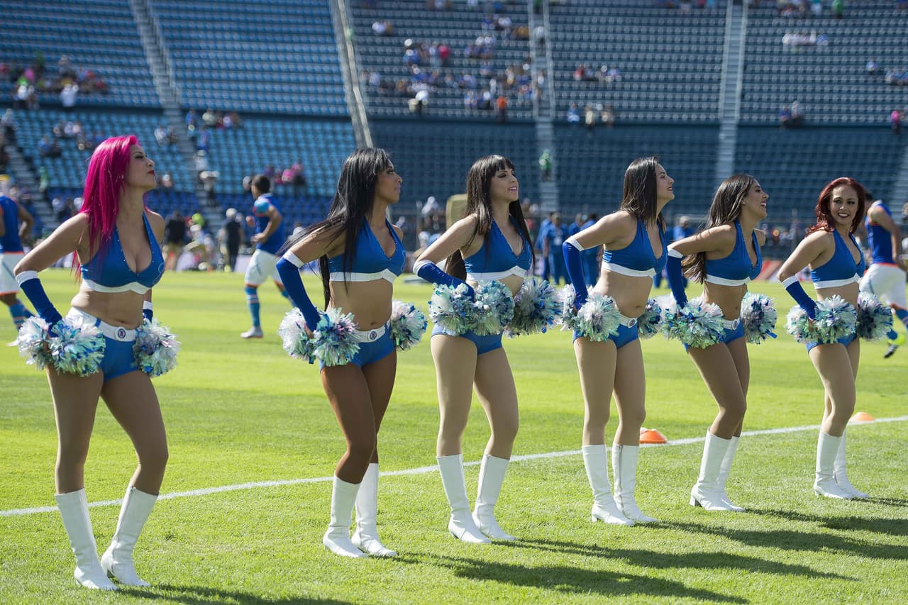 La belleza de las porristas en la fecha 9