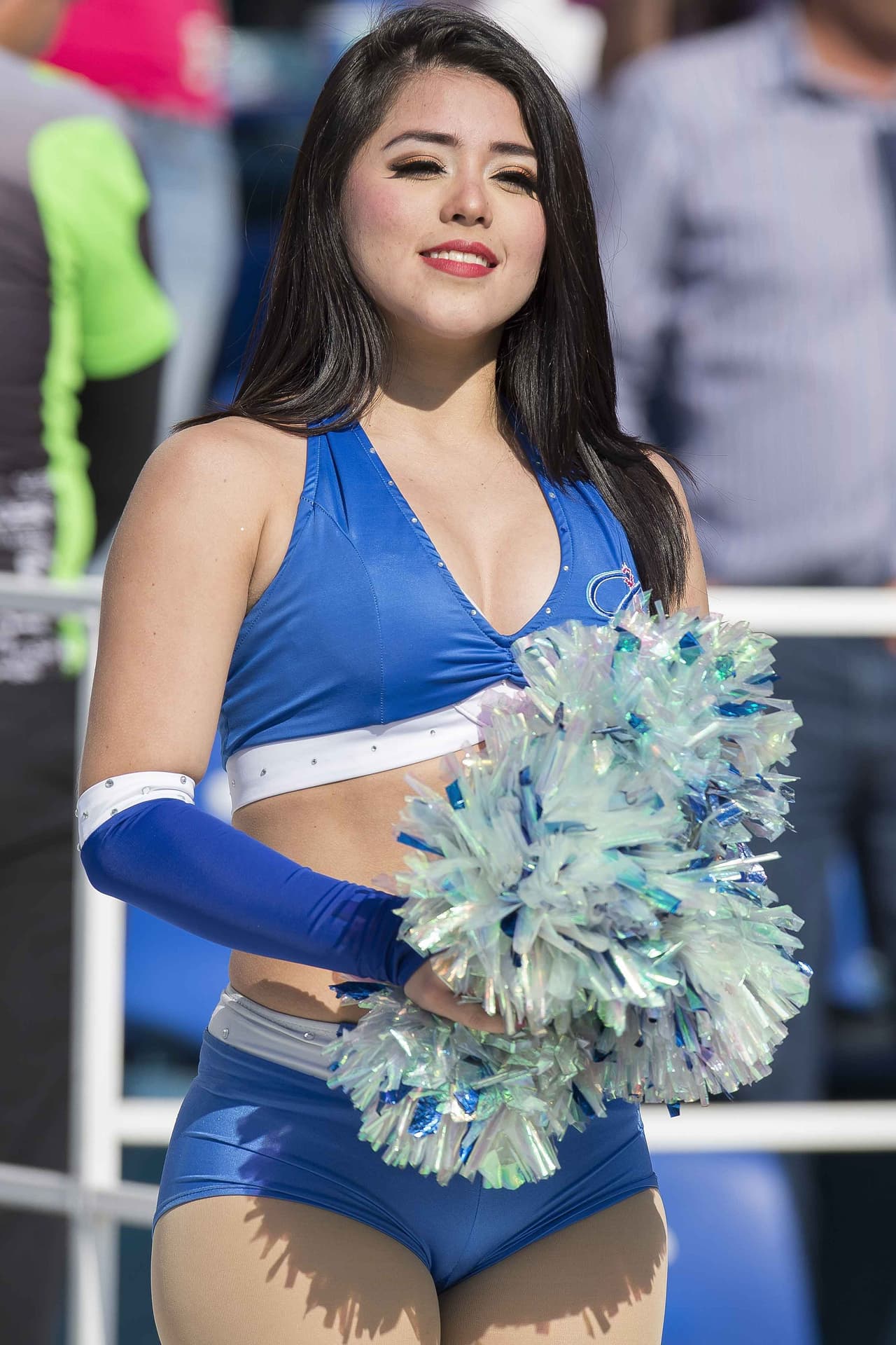 La belleza de las porristas en la fecha 9