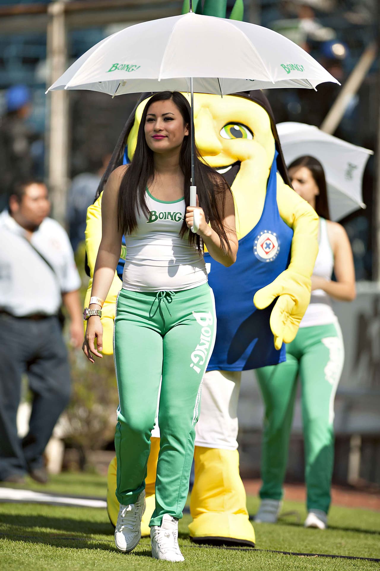 La belleza de las porristas en la fecha 9