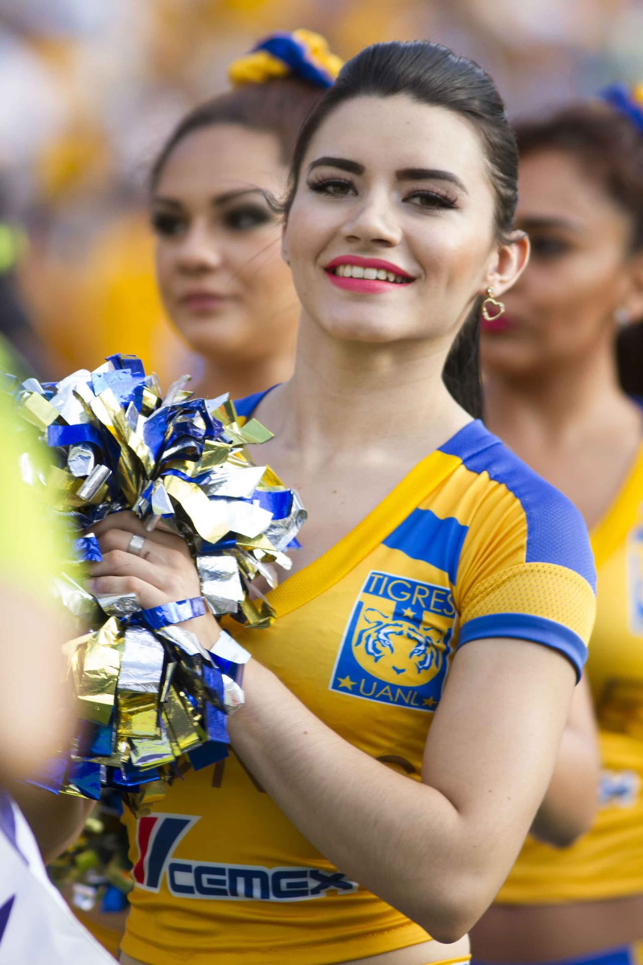 La belleza de las porristas en la fecha 9