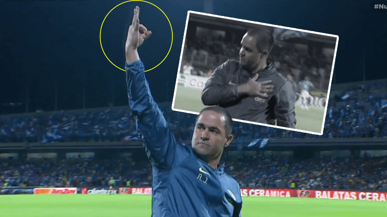 El brutal gesto de Jardine a la afición de Cruz Azul tras ser expulsado