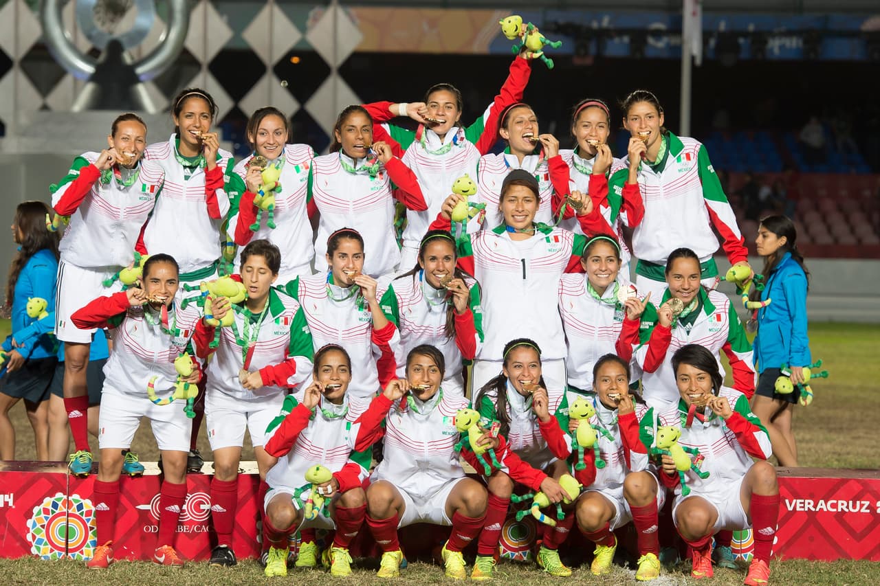 En 2014 regresa al TRI femenino para los Juegos Centroamericanos, donde se consagra y gana la medalla de oro y máxima goleadora del torneo. Logra la clasificación al Mundial de Canadá en 2015 pero los resultados no fueron buenos.