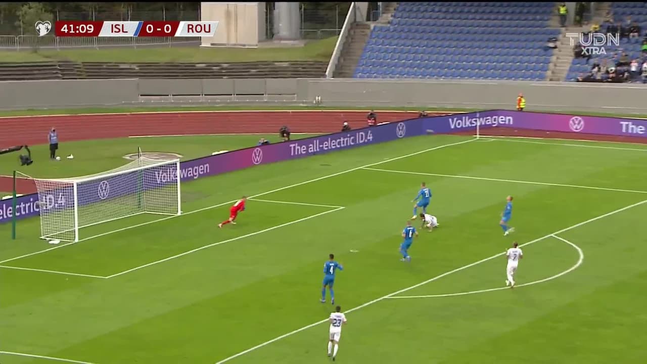 ¡TIRO ATAJADO! disparo por Dennis Man.