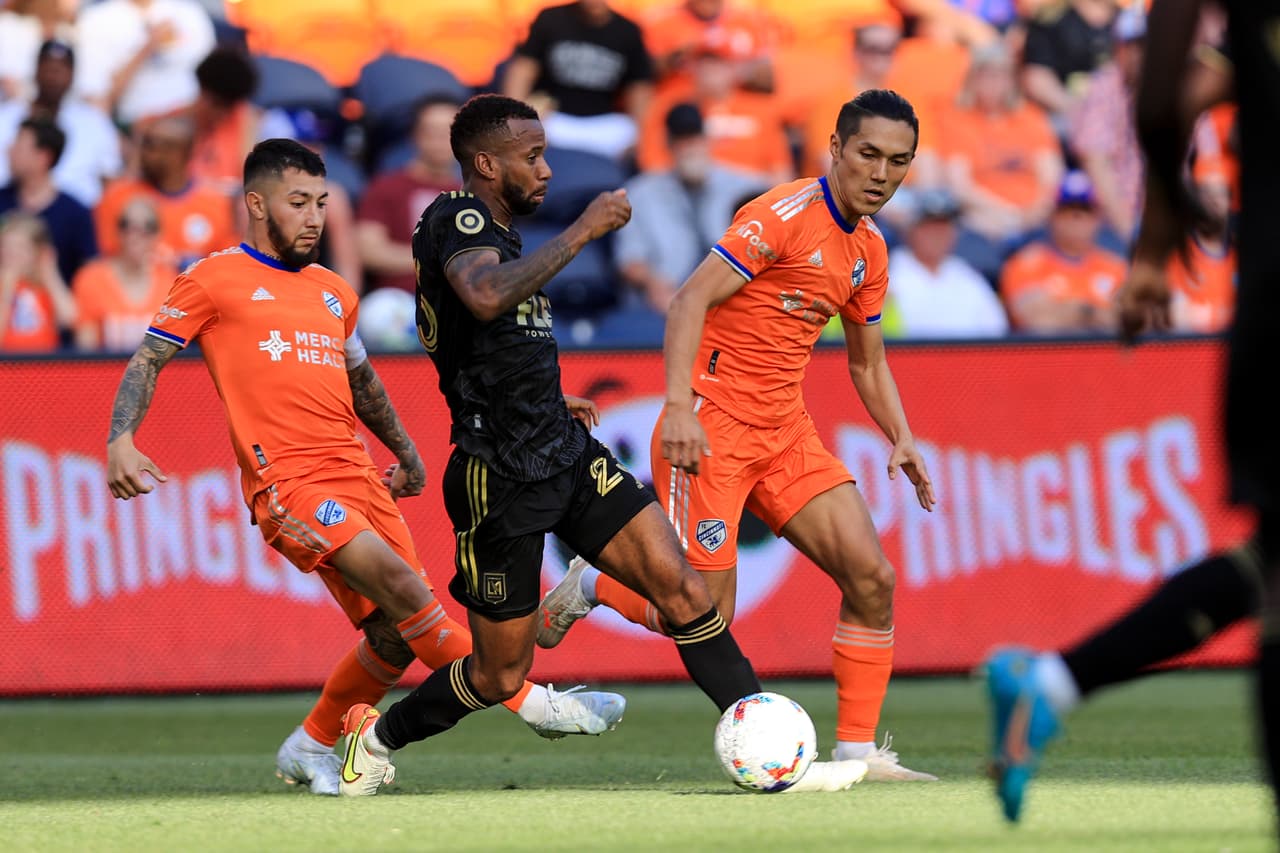 En el TQL Stadium, LAFC logró una victoria por 2-1 sobre FC Cincinnati. Kellyn Acosta logró uno de los tantos del club californiano.
<br>