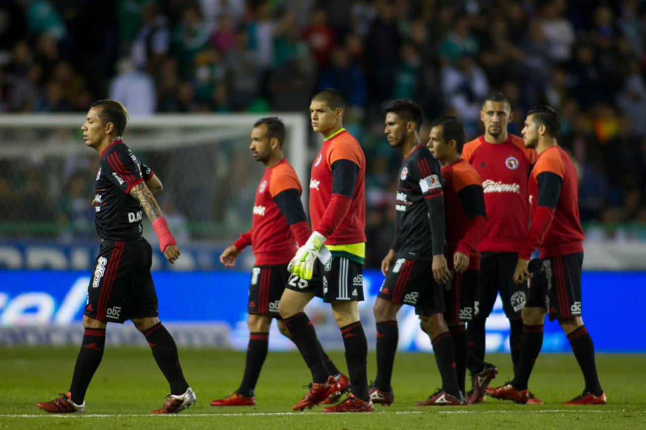 Xolos llegó como líder sólido a la liguilla, pero se encontró con un León que lo derrotó 3-0 en la ida, marcador que no pudo remontar al terminar 3-2 en la vuelta, eliminado en primera fase de la liguilla del Apertura-2016.