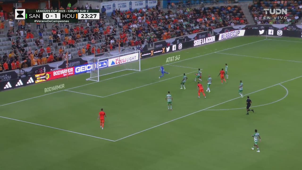 ¡Strike One! Amine Basi falla su remate y deja ir el segundo