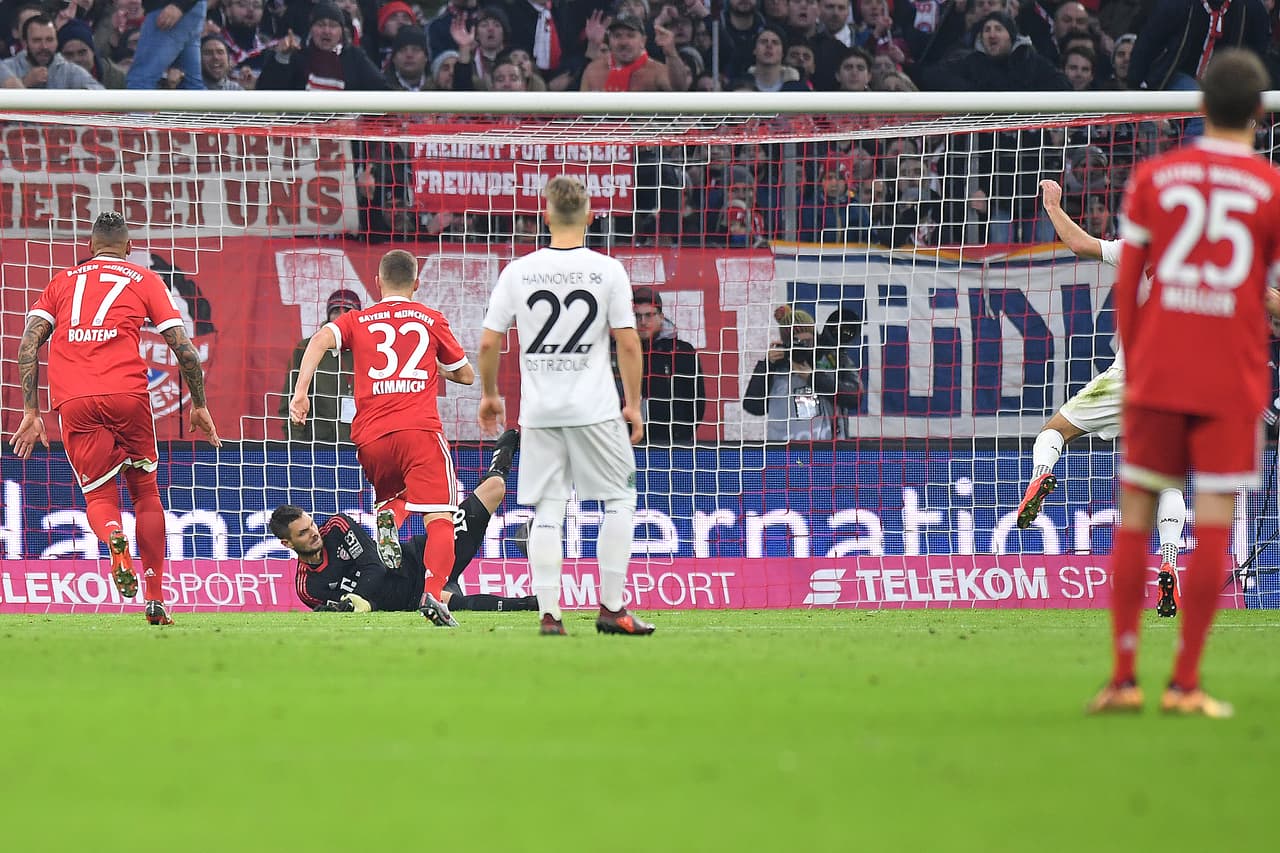 Niclas Fuellkrug anotó en primera instancia, pero el juez repitió por invasión de área. En el segundo cobro, el arquero Sven Ulreich atajó.