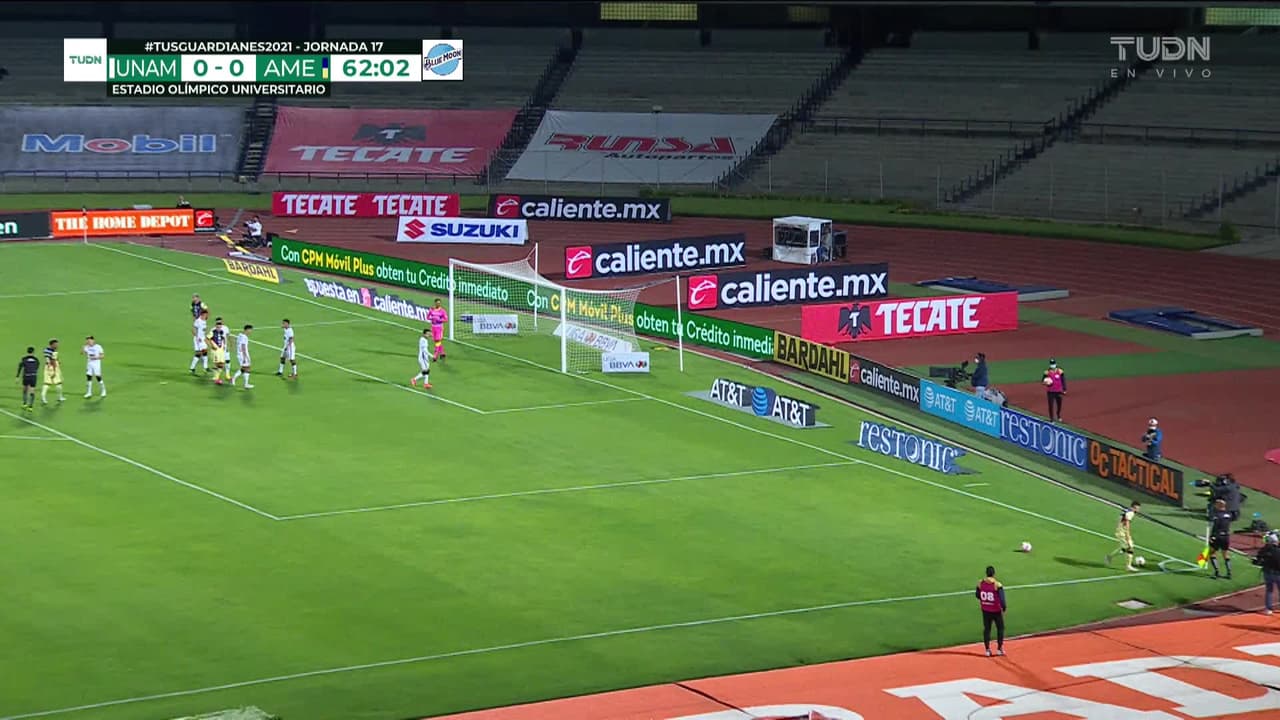 ¡TIRO ATAJADO! disparo por Leonardo Suárez.