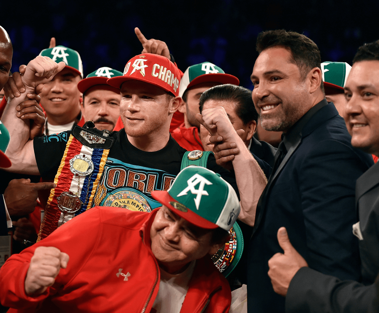 De la Hoya sobre soltar a Canelo: "Como él habrá muchos"