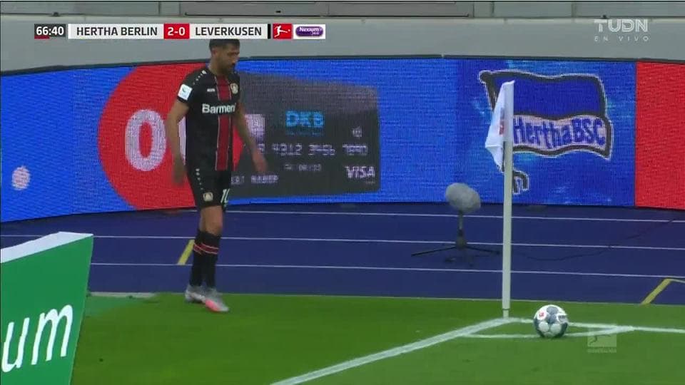 Tiro de esquina para Bayer 04 Leverkusen