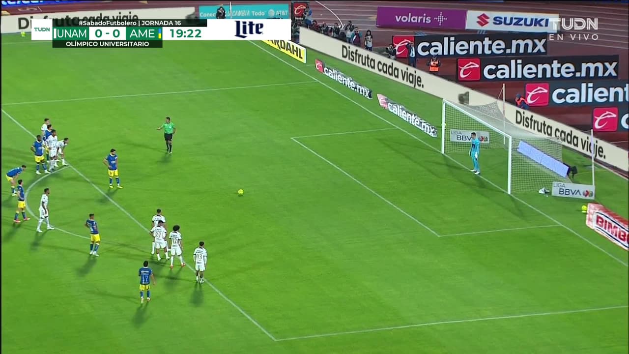 ¡GOOOL! Henry Martín anota para América.