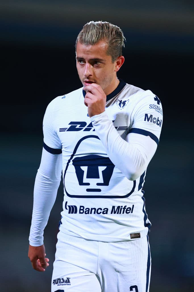 Pumas sanciona a Alan Mozo por indisciplina